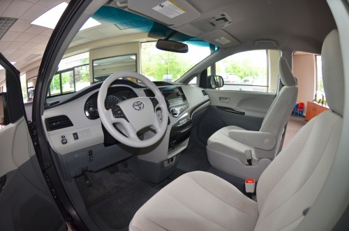 2013 Toyota Sienna  DS292397 Steering Wheel and Dash Left Side View