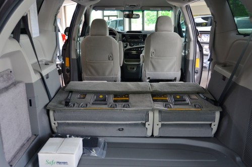 2013 Toyota Sienna  DS292397 Trunk Open Seats Down View