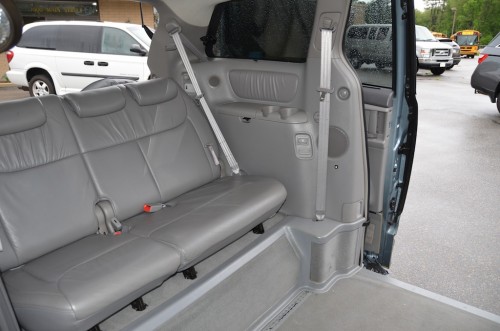 2005 Toyota Sienna XLE Limited Braun Entervan 5S383443 Back Seats